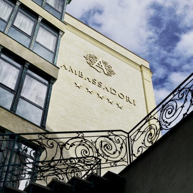 هتل آمباسادوری- HOTEL AMBASSADOR
